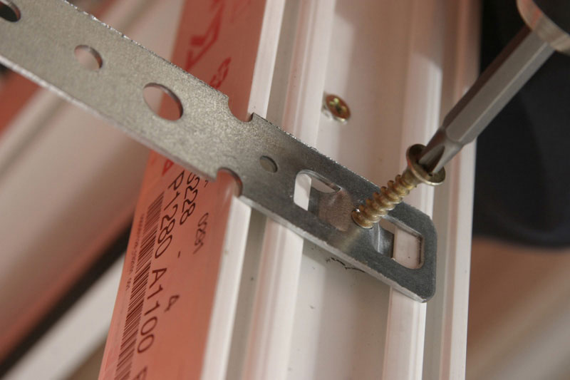 пример установки оконного самореза пример установки оконного самореза