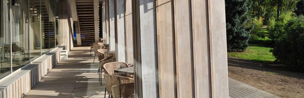 фото пример терассы, установленной скрытым крепежом