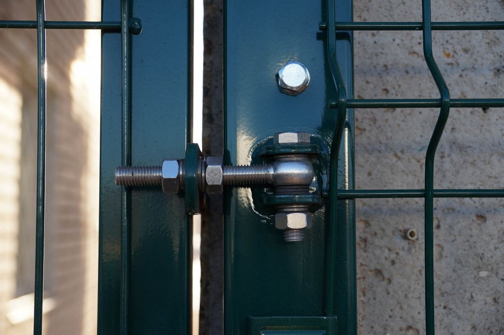 болт откидной дин 444 применение