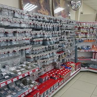 Рабочий магазин по продаже строительного крепежа